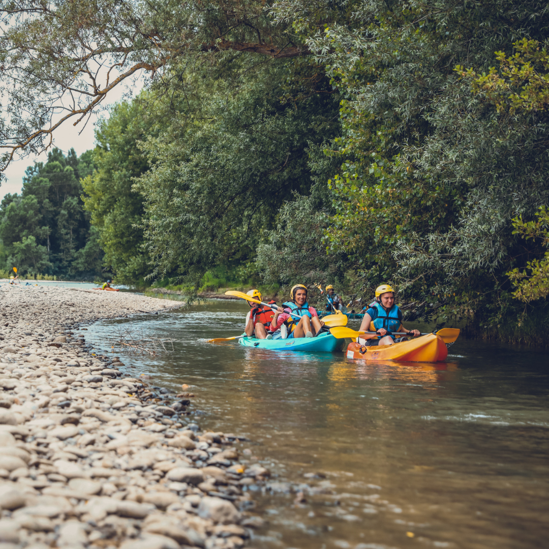 Le kayak pour les enfants, idéal pour passer de bons moments avec eux sur  l'eau